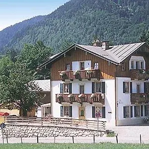 Lockstein Guest house